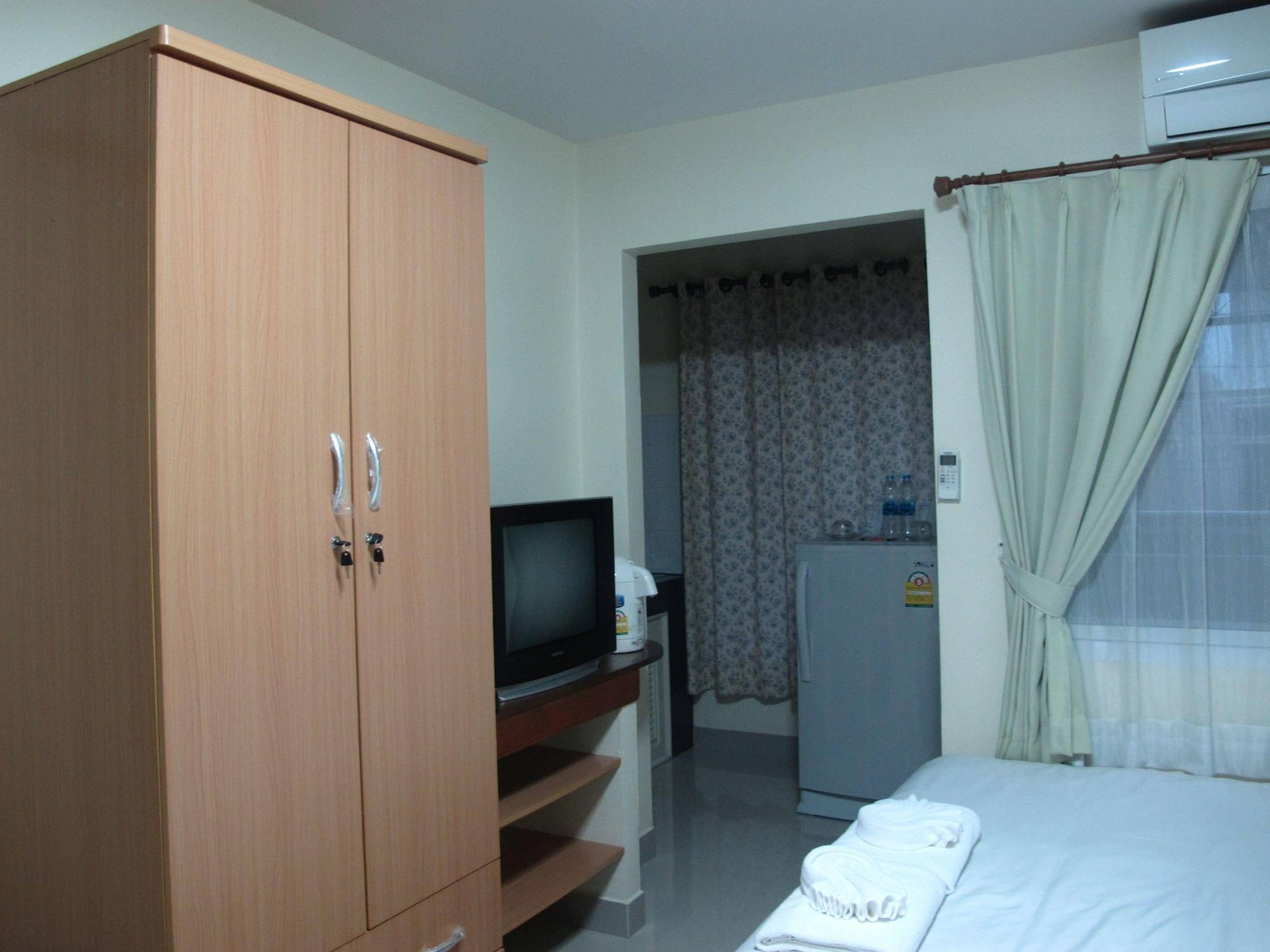 M&J House Hotel Chiang Rai Buitenkant foto